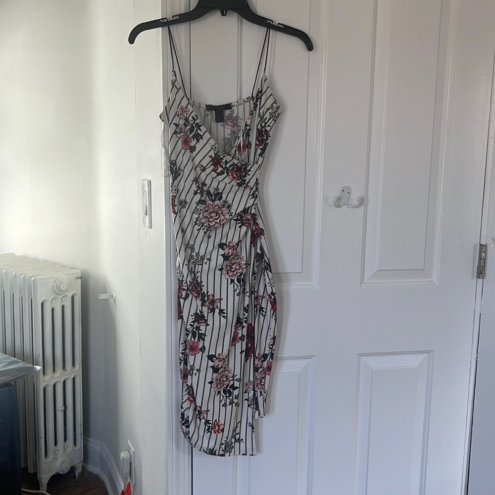Streetwear society floral dress size small